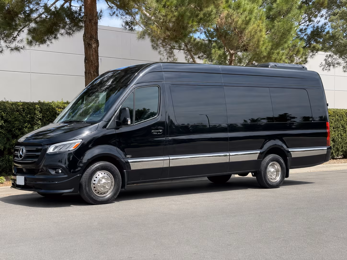 bachelor bus rentals for columbia river gorge winery and brewery tours