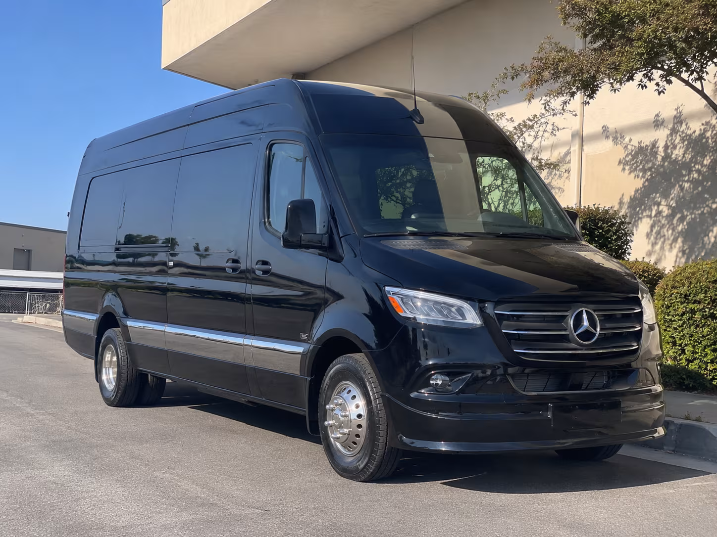 bus rental options for vancouver trips