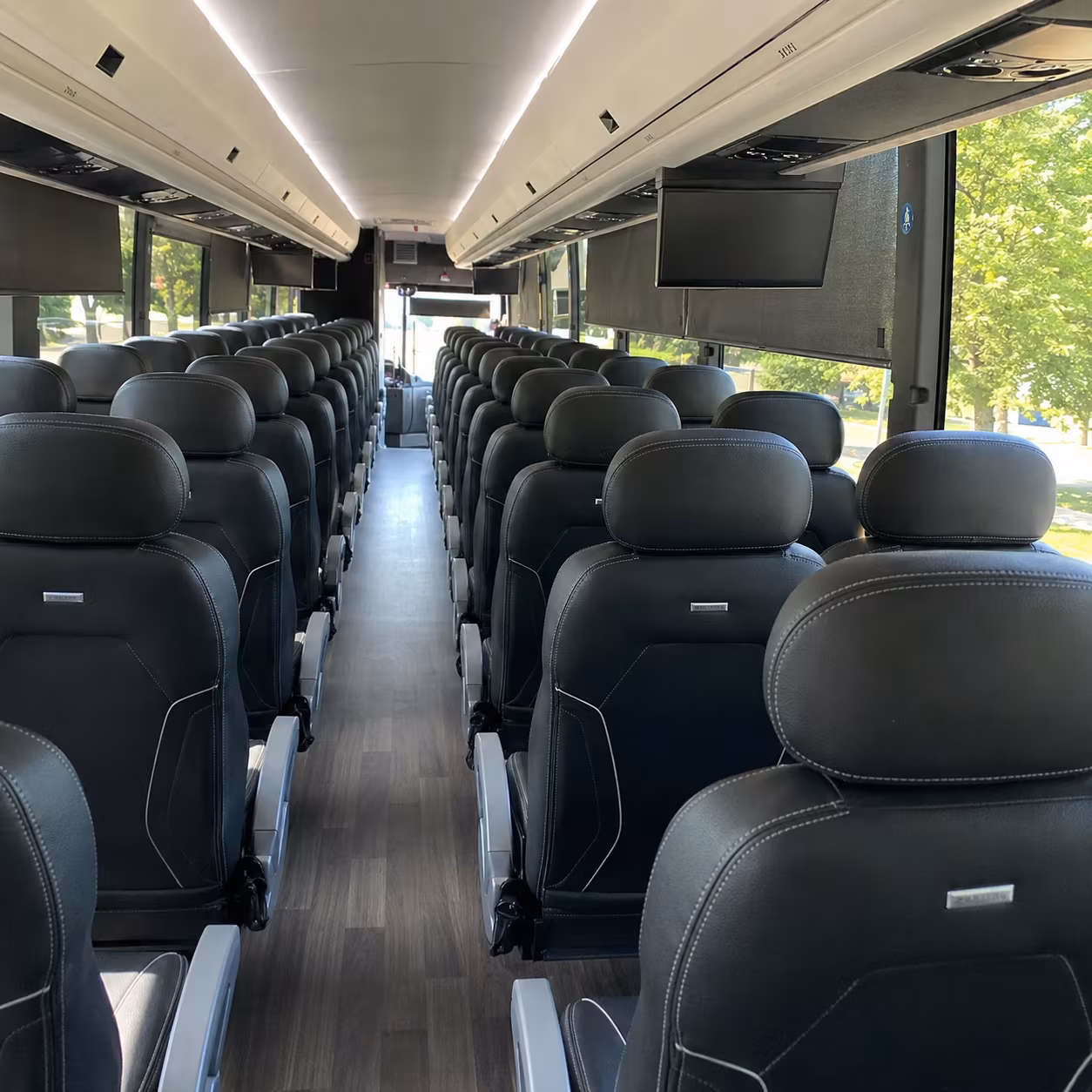 corporate airport transfer buses between vancouver and pdx