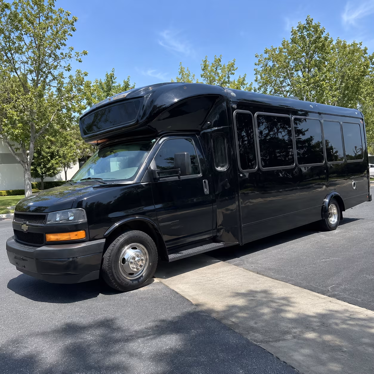 vancouver 15 passenger party bus